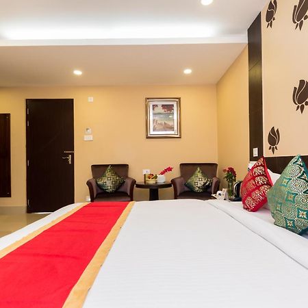 Central Courtyard Boutique Hotel Силигури Екстериор снимка