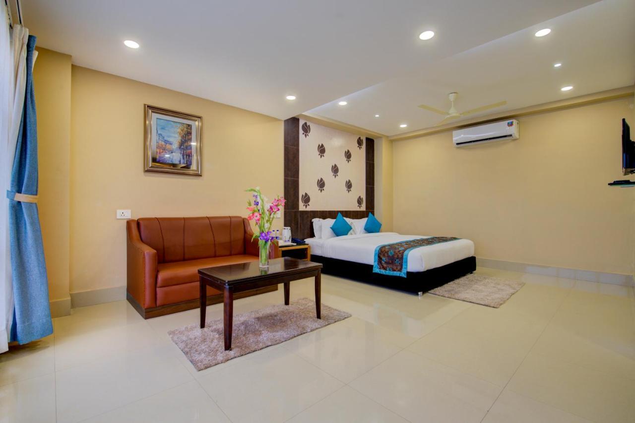 Central Courtyard Boutique Hotel Силигури Екстериор снимка