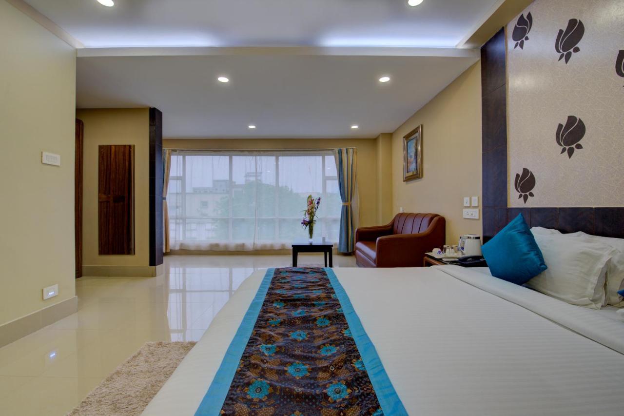 Central Courtyard Boutique Hotel Силигури Екстериор снимка