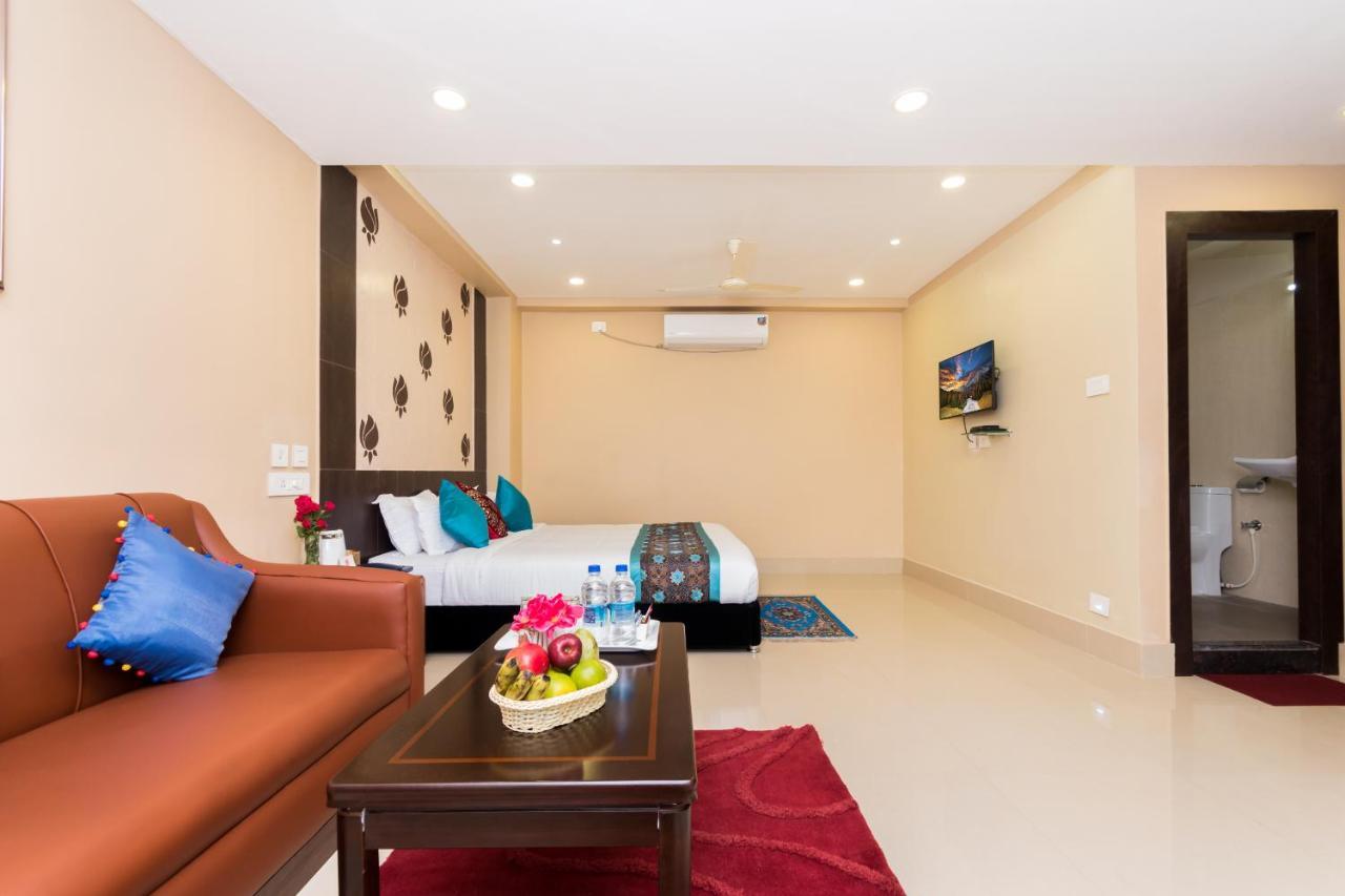 Central Courtyard Boutique Hotel Силигури Екстериор снимка