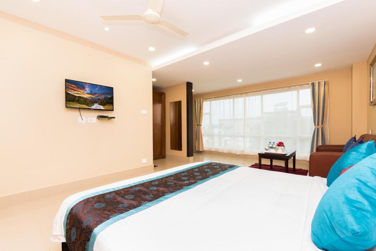 Central Courtyard Boutique Hotel Силигури Екстериор снимка