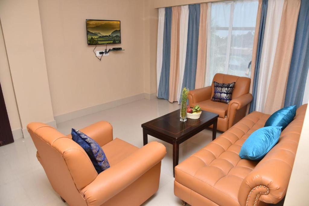 Central Courtyard Boutique Hotel Силигури Екстериор снимка