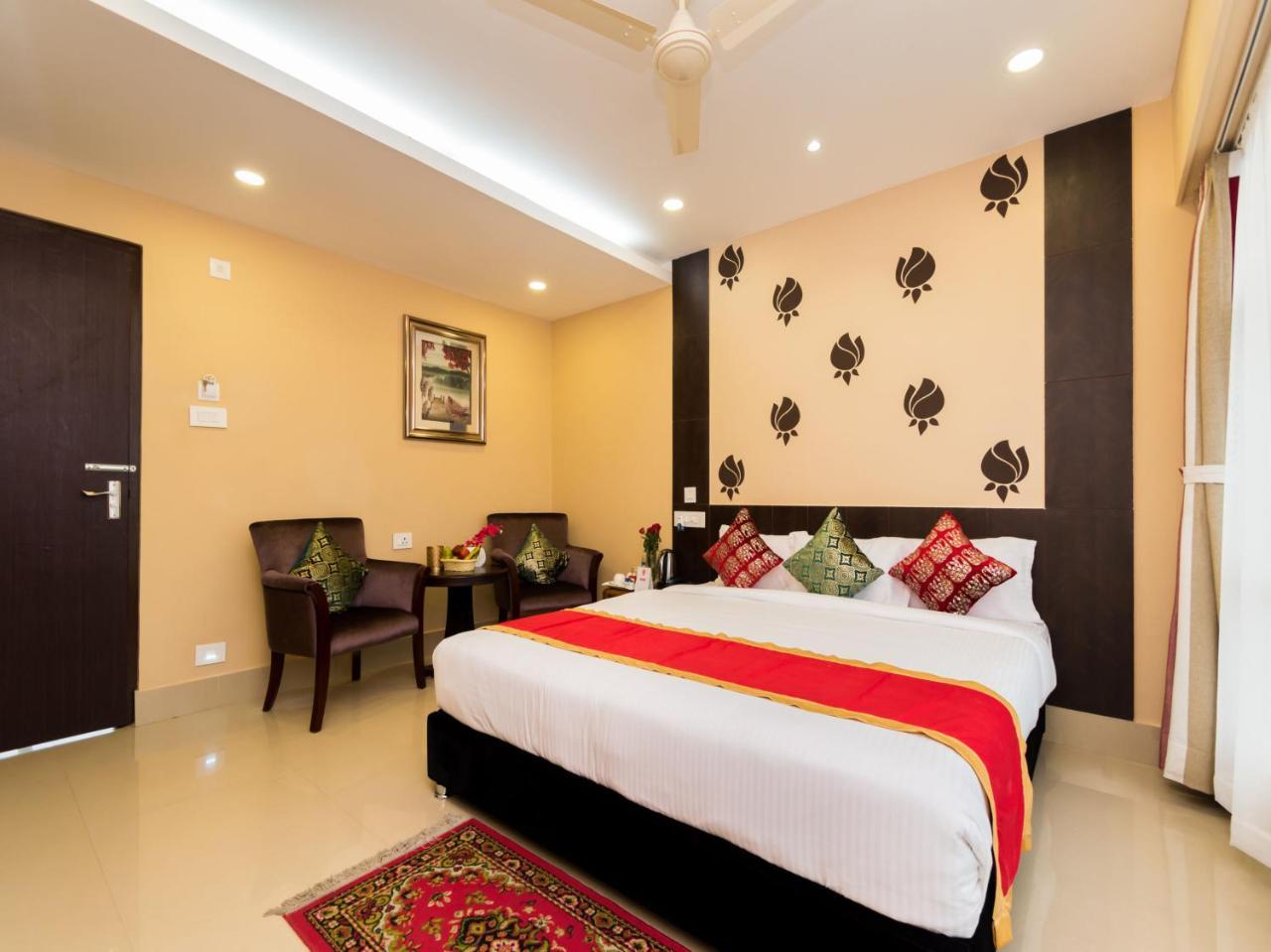 Central Courtyard Boutique Hotel Силигури Екстериор снимка