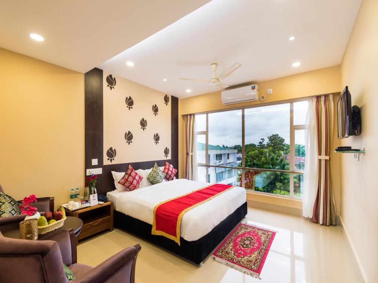 Central Courtyard Boutique Hotel Силигури Екстериор снимка