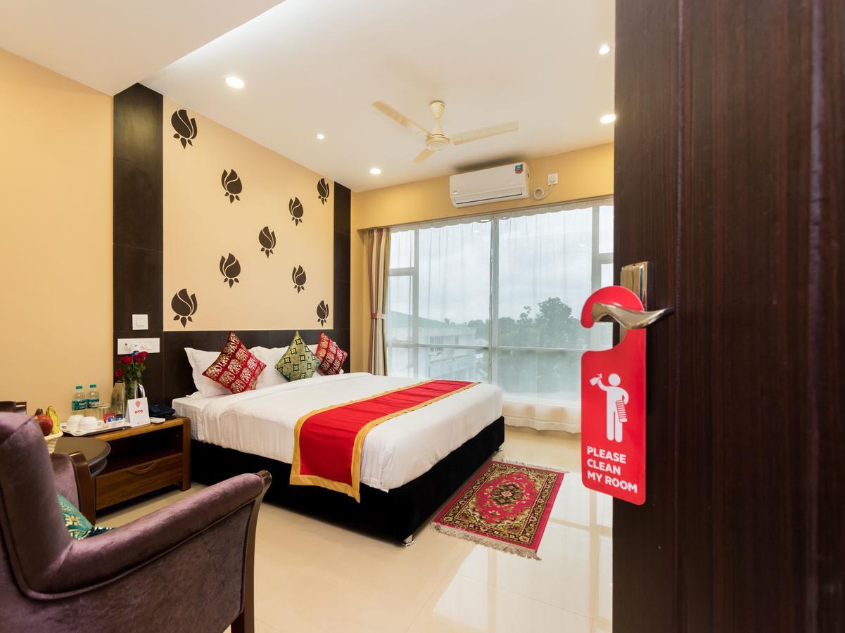 Central Courtyard Boutique Hotel Силигури Екстериор снимка